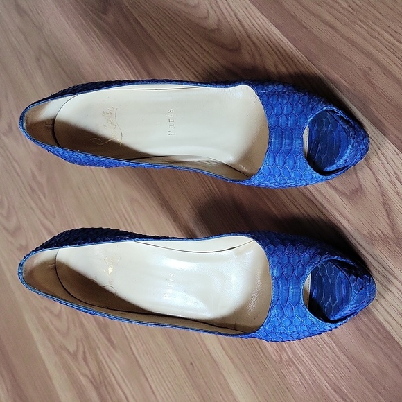 Christian Louboutin Blue Watersnake Peep Toe Size 37 Pumps - Picture 2 of 7